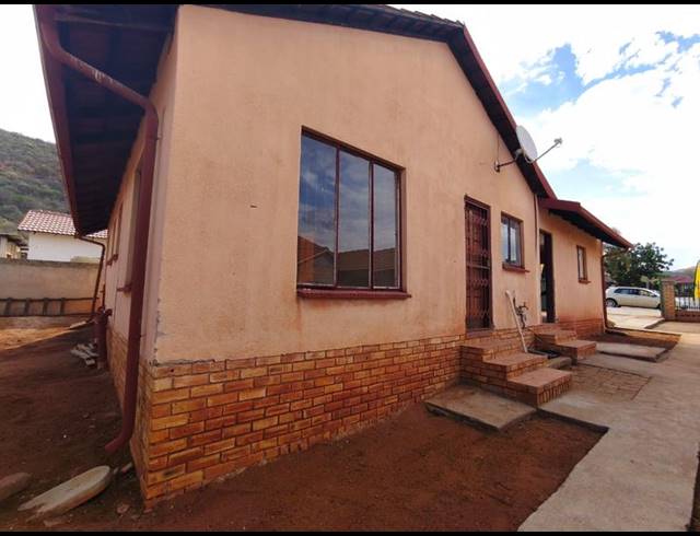 3 BEDROOM HOUSE FOR SALE IN TLHABANE WEST